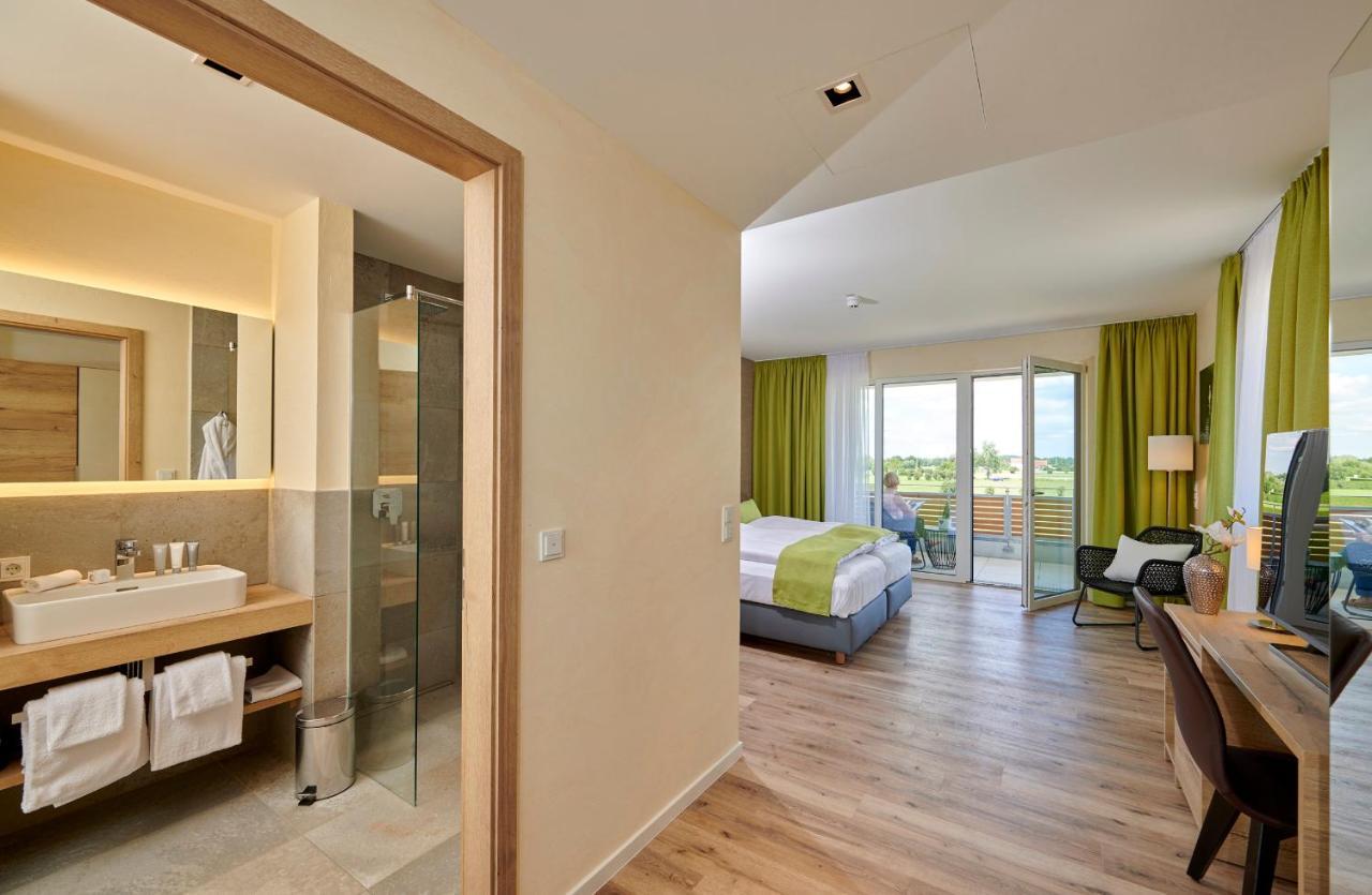 Bachhof Resort Hotel Kirchroth Экстерьер фото